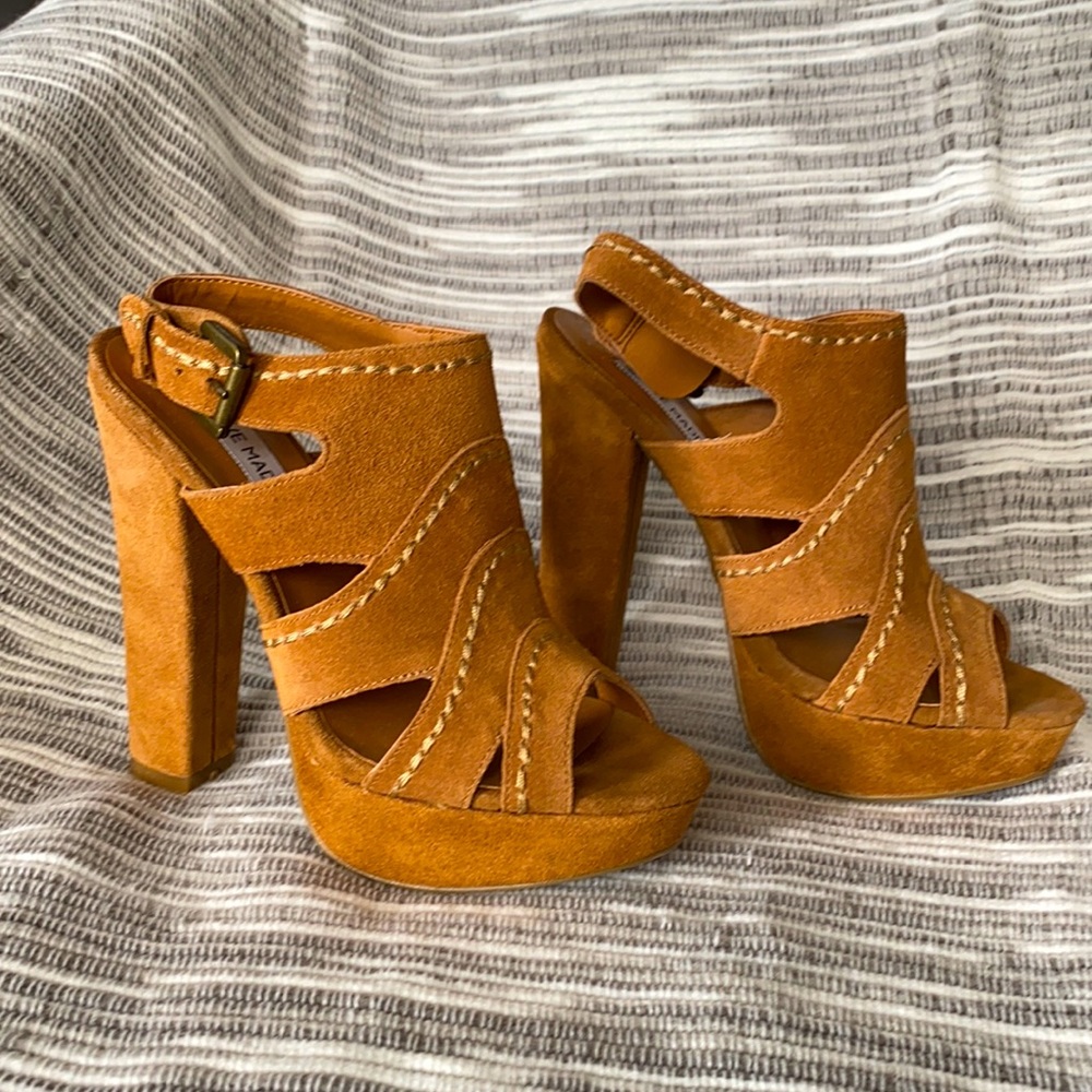 Steve Madden tan suede chunky heels